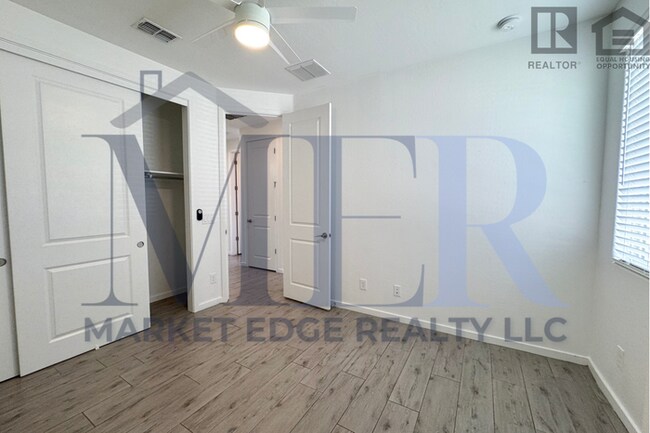 Building Photo - 3Bed/2Bath Home in Scottsdale w/ 2 Car Gar...
