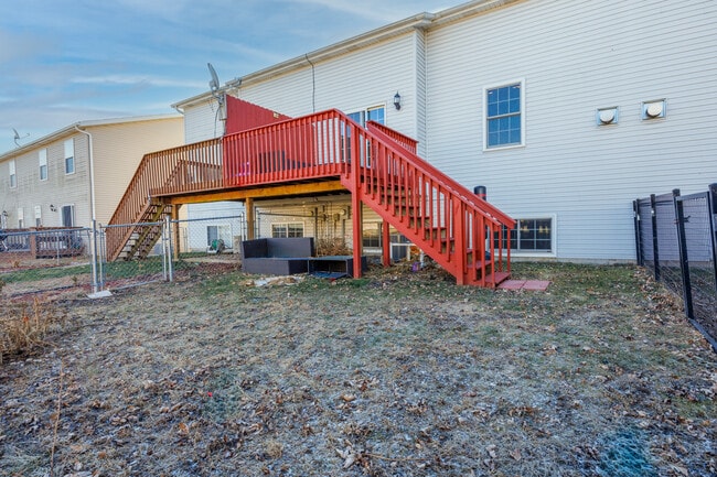 Building Photo - 250 Parktrail Rd