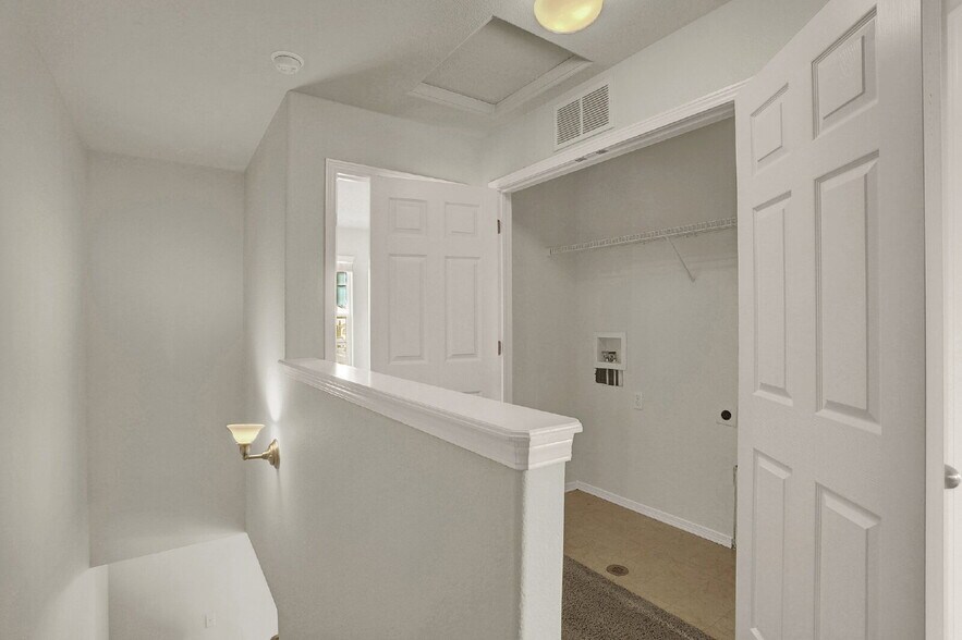 Building Photo - Updated 2-Bed Townhome Just Minutes from F...
