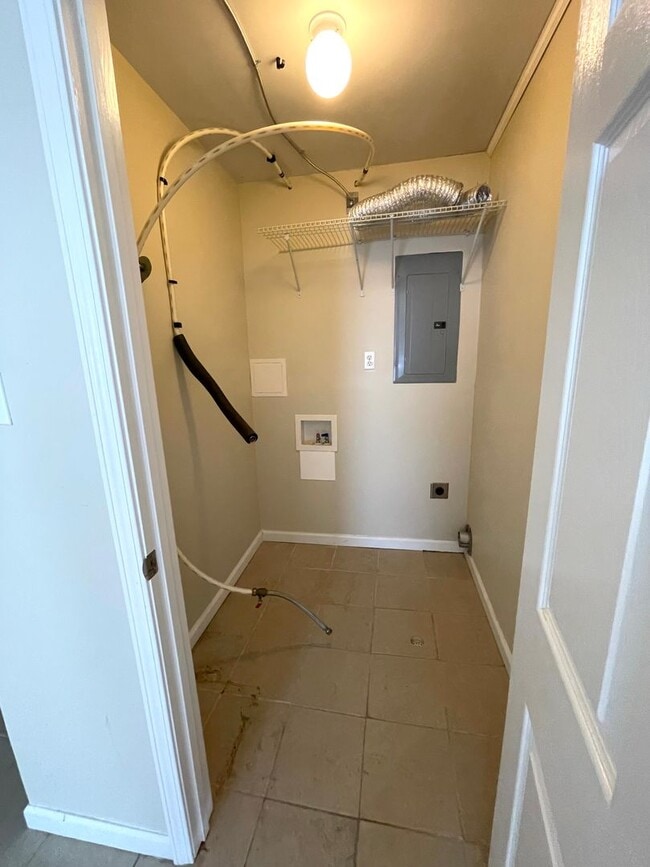 Building Photo - 1 Bed 1 Bath Apartment FOR RENT in Moscow ...
