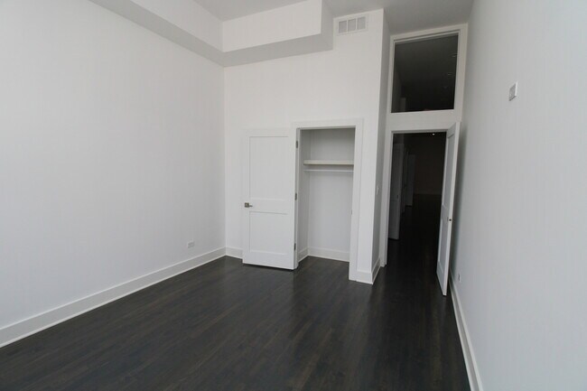 Building Photo - 1474 N Milwaukee Ave