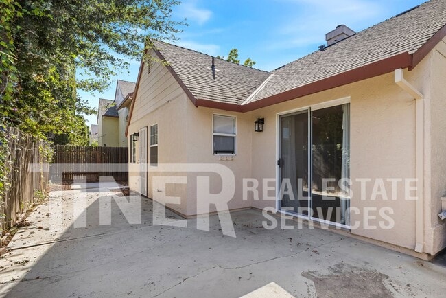 Building Photo - 3863 Olivebranch Ln