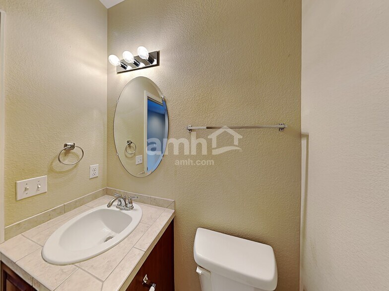 Building Photo - 16224 E 54th Ave