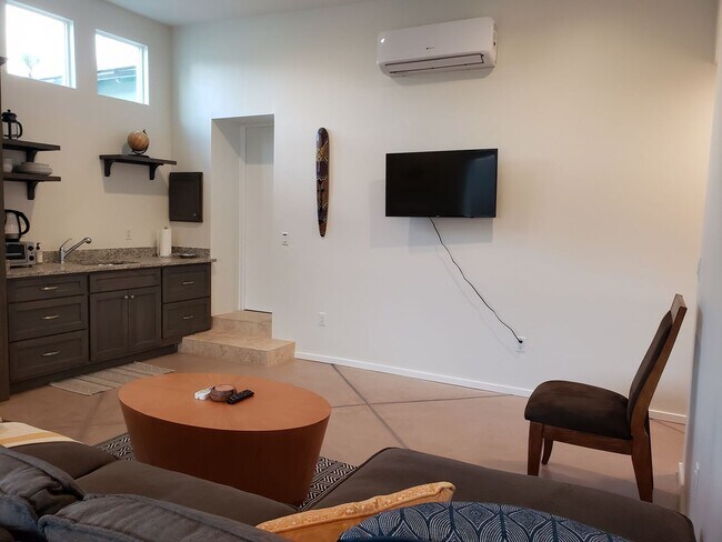 Building Photo - Modern, beautiful 3Bdrm, 2ba unfurnished i...
