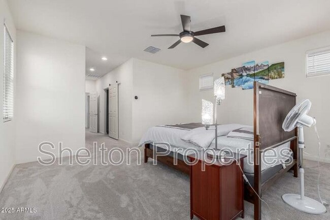 Building Photo - 1310 N Zane Dr