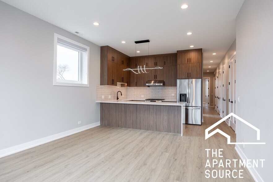 Building Photo - 3738 S Calumet Ave