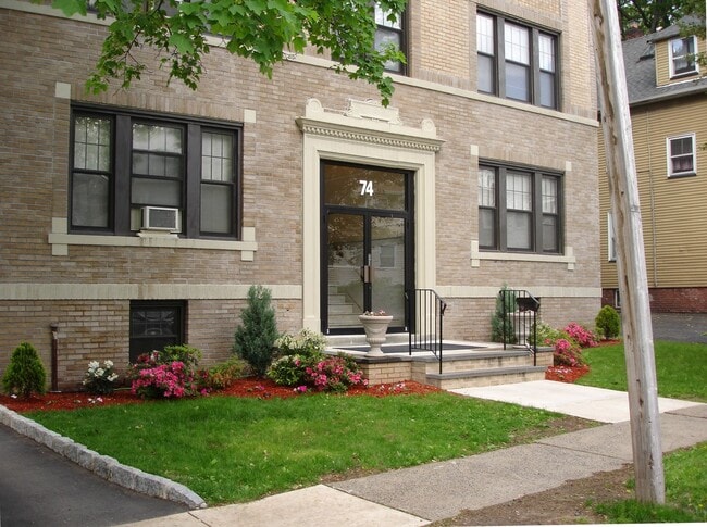 Building Photo - Walk to NYC Train/Restaurants, Pre-War Charm - Montclair