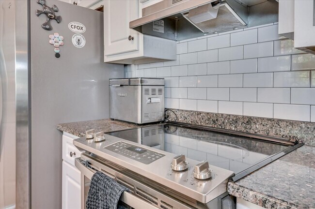 Building Photo - 4441 McManus Ct