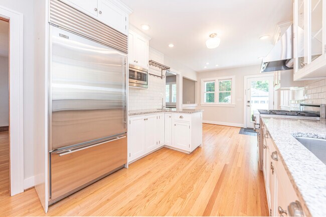 Building Photo - 1111 Olivia Ave