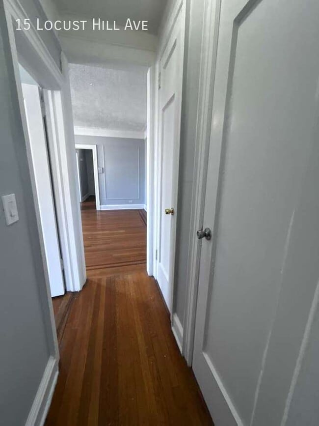 Building Photo - 15 Locust Hill Ave