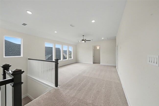 Building Photo - 5623 Logan Ridge Ln