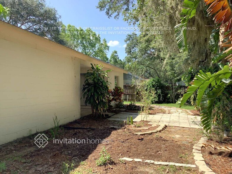 Building Photo - 1557 Long Pond Dr