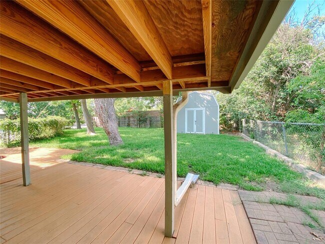 Building Photo - 1808 Princeton Ave