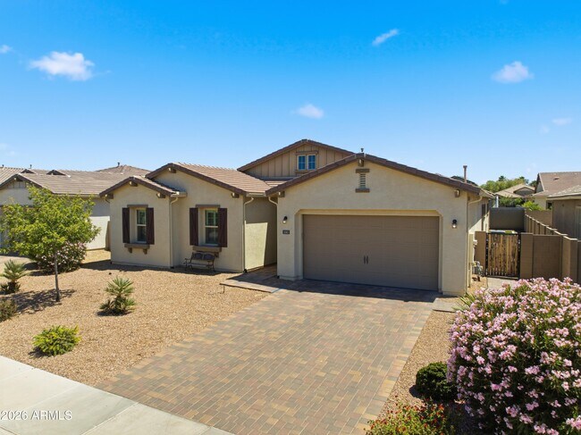 Building Photo - 1083 E Holland Park Dr