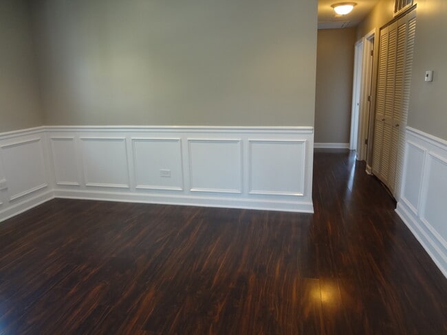 Building Photo - 1315 Exeter Ct