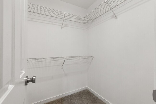 Building Photo - Coming Soon! End unit townhome in Annapolis!