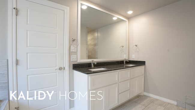 Building Photo - 12500 Elba Dr