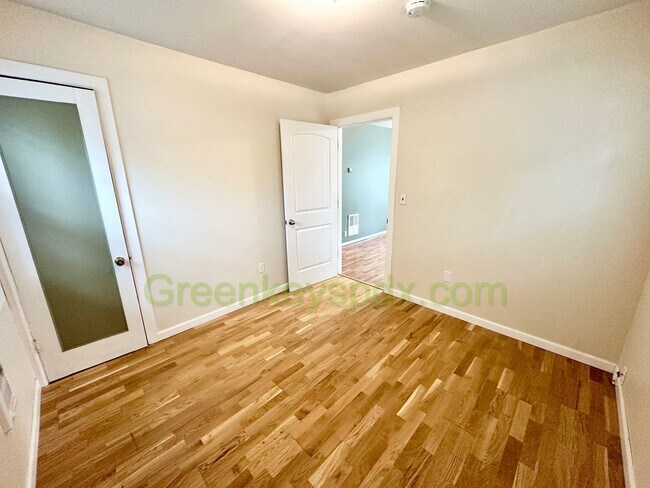 Building Photo - 5434 SE 20th Ave