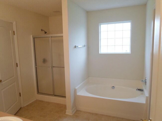 Building Photo - 2045 Catline Cir