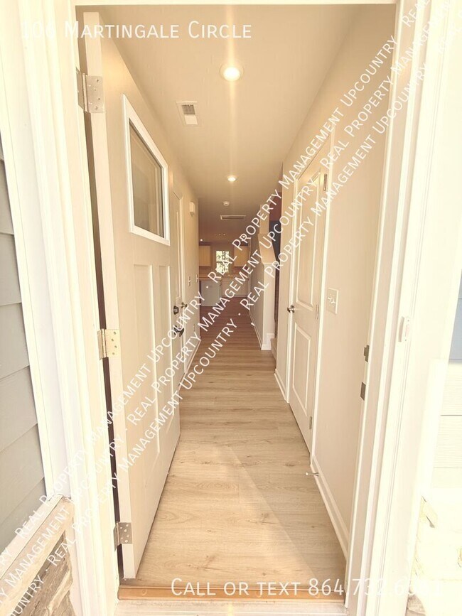 Building Photo - 106 Martingale Cir