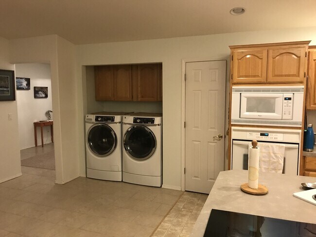 Building Photo - 8419/8421 NE 56th Street