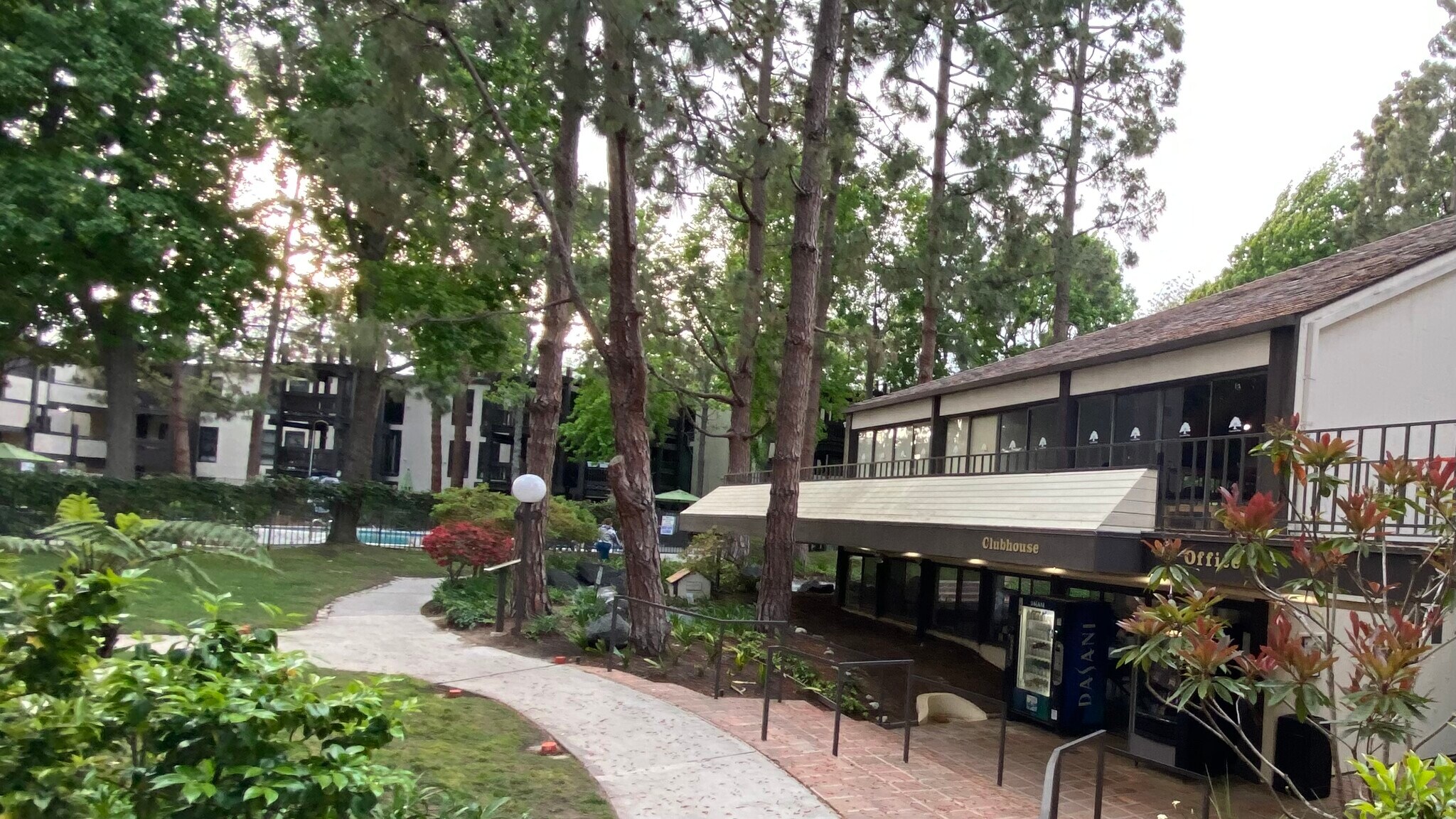 Clubhouse - 7777 W 91st St