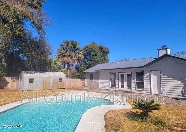 Primary Photo - 215 Harris Ave