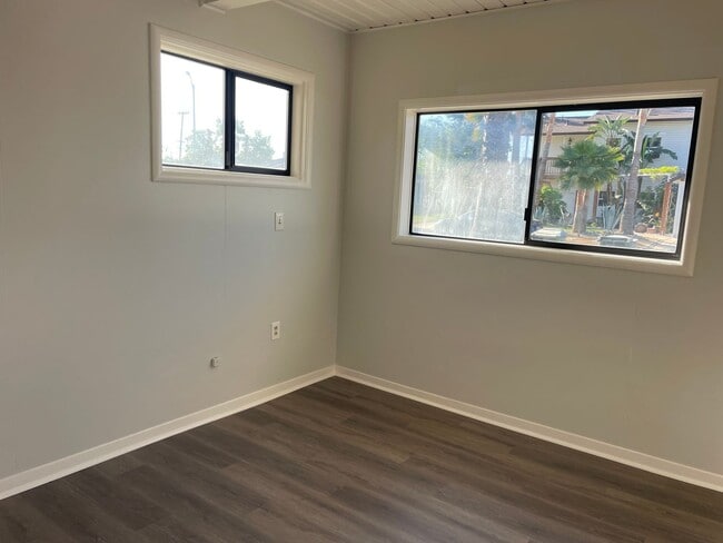 Building Photo - Great house of 4 rooms and 2 bath