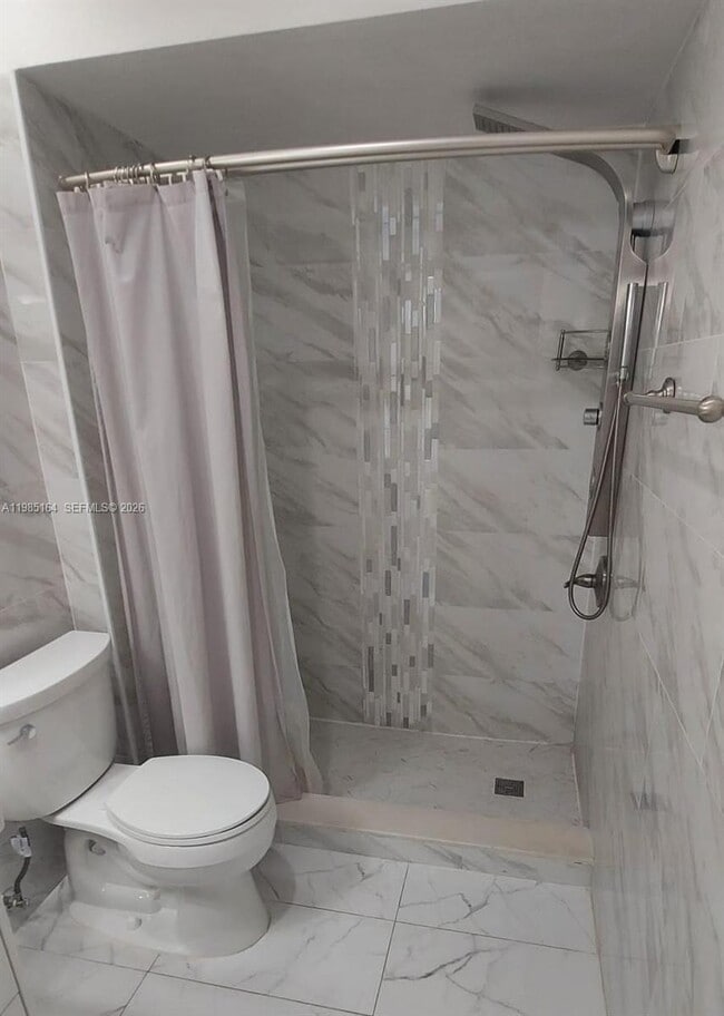 Building Photo - 731 Vista Isles Dr