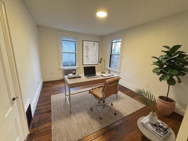 Building Photo - 21 Avon St