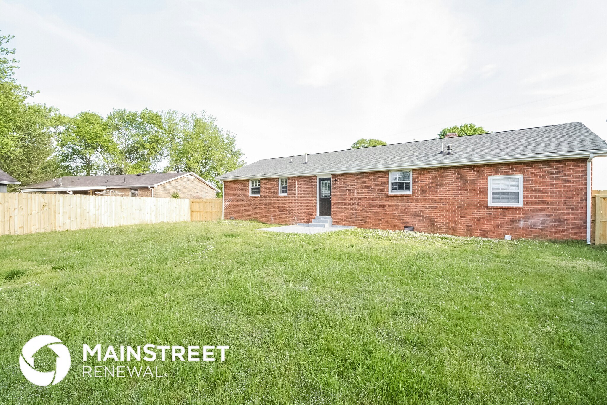Building Photo - 204 Lake Farm Rd