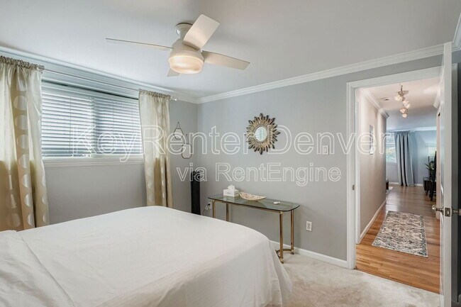 Building Photo - 1327 Steele St