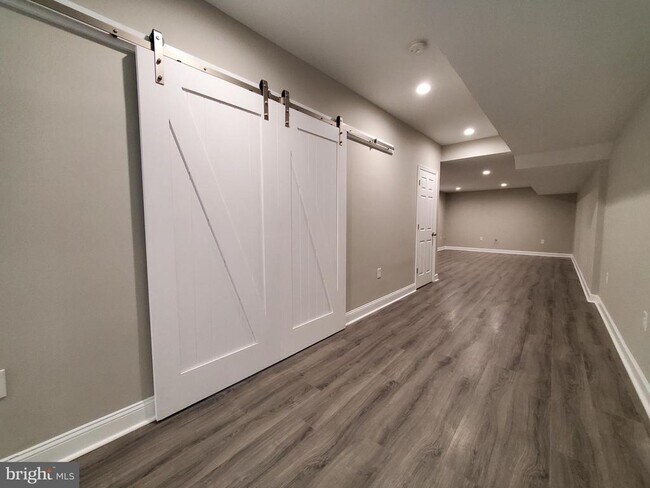 Building Photo - 7 Pebble Beach Dr