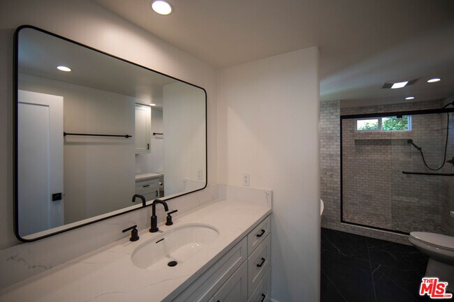 Building Photo - 8351 Zitola Terrace