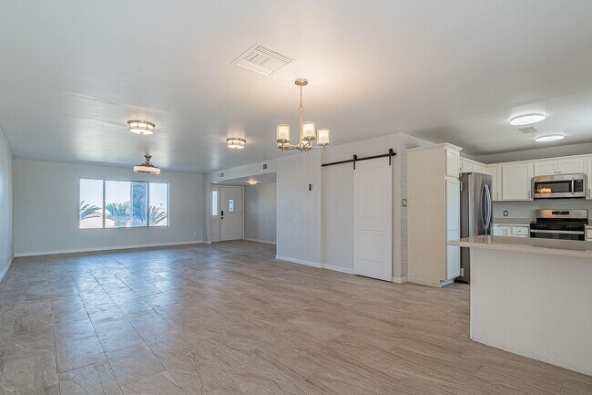 Building Photo - Acreage Property for Rent!!