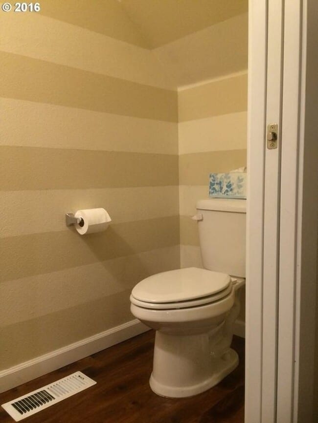 Building Photo - North Plains Single Family Home