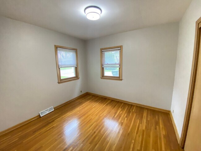 Building Photo - Now Available – Don’t Miss This One