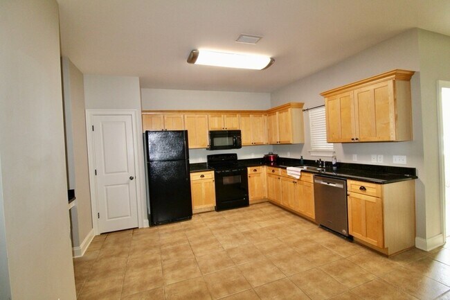 Building Photo - 30 N Wildflower Dr