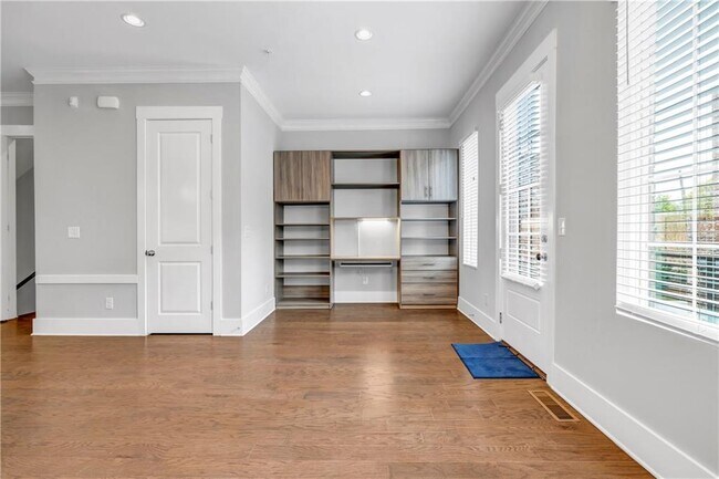 Building Photo - 267 Castleberry Station Dr SW