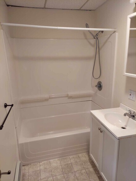 Building Photo - 55 Bradbury St