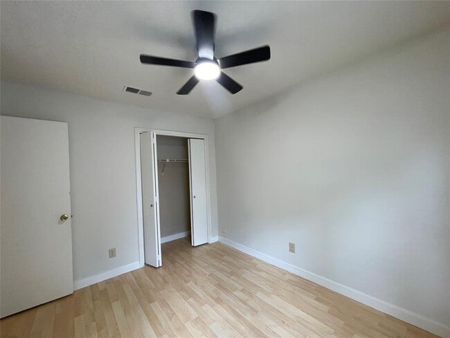 Building Photo - 2031 Redwing Way
