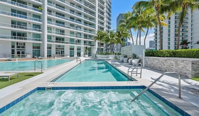 Building Photo - 90 SW 3rd St