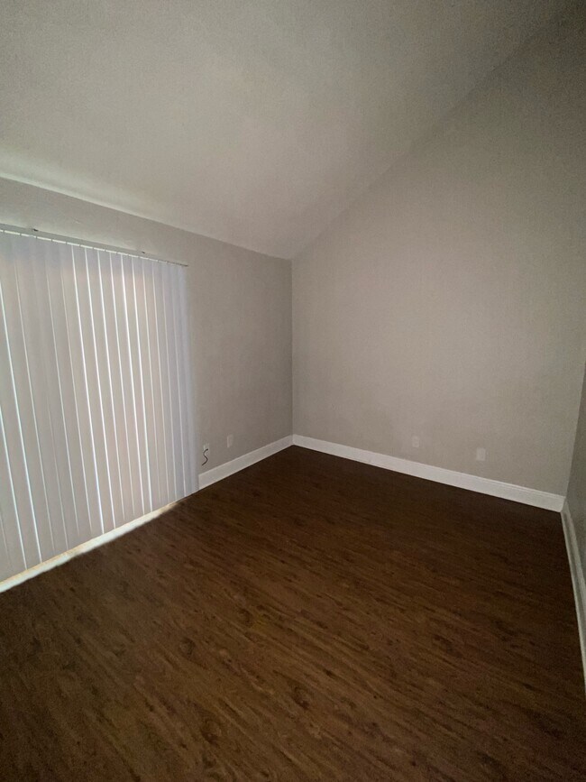 Building Photo - 1218 Stone Greene St