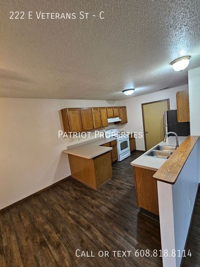 Building Photo - 222 E Veterans St