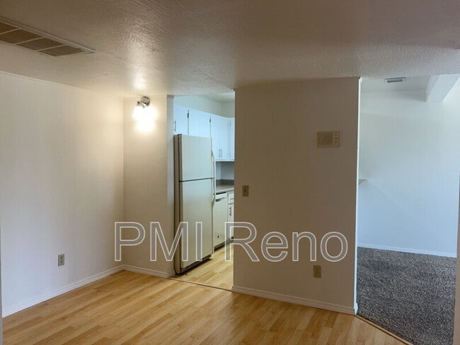 Building Photo - 2555 Clear Acre Ln
