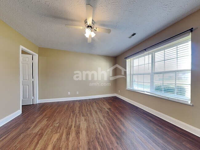 Building Photo - 7184 Franklin Madison Rd