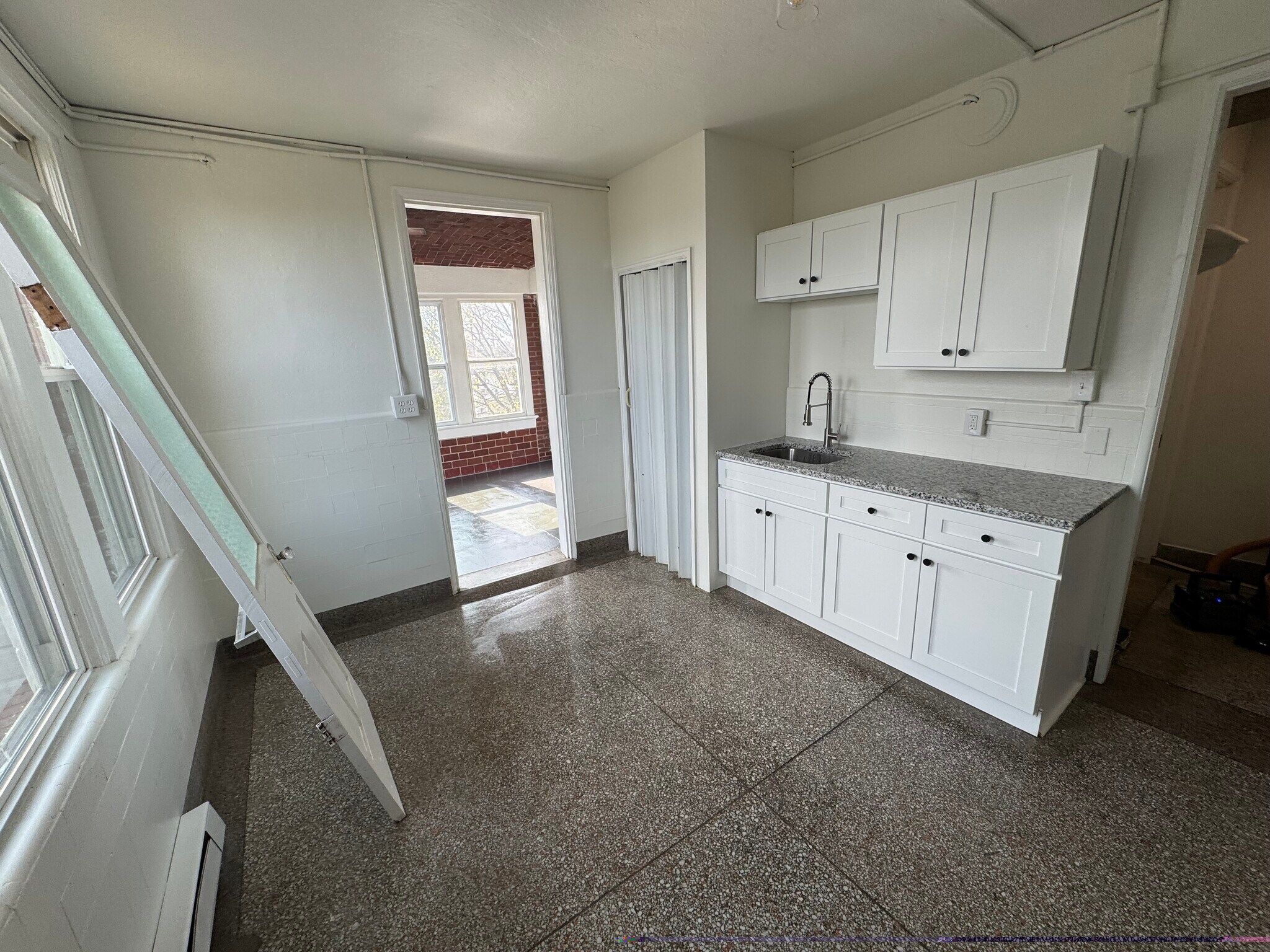 Building Photo - 608 S 24th St