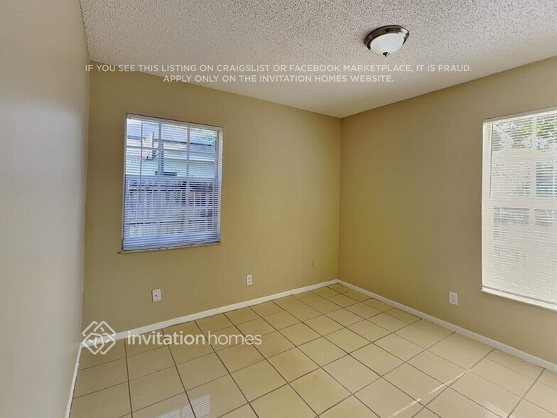 Building Photo - 8121 NW 44th Ct