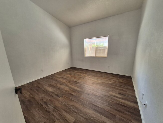 Building Photo - Great 3 Bedroom 2 Bath in Antelope