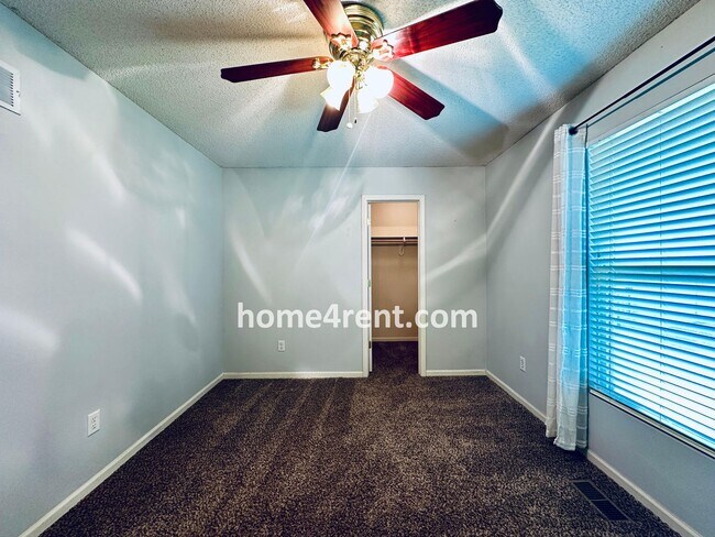 Building Photo - Overland Park Raised Ranch, Primary Suite ...